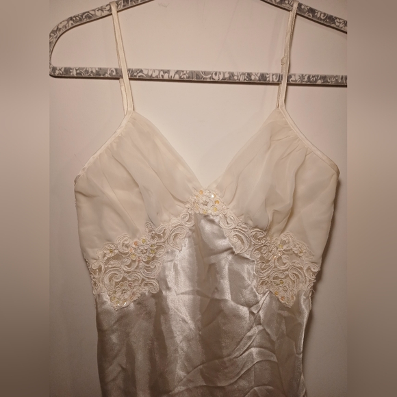 Victoria's Secret Cream Chemise - Picture 3 of 16
